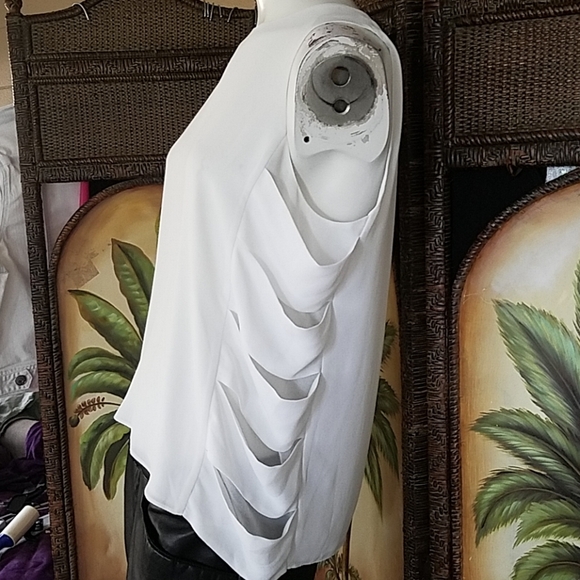 BCBGMaxazria side slit top - Picture 2 of 8